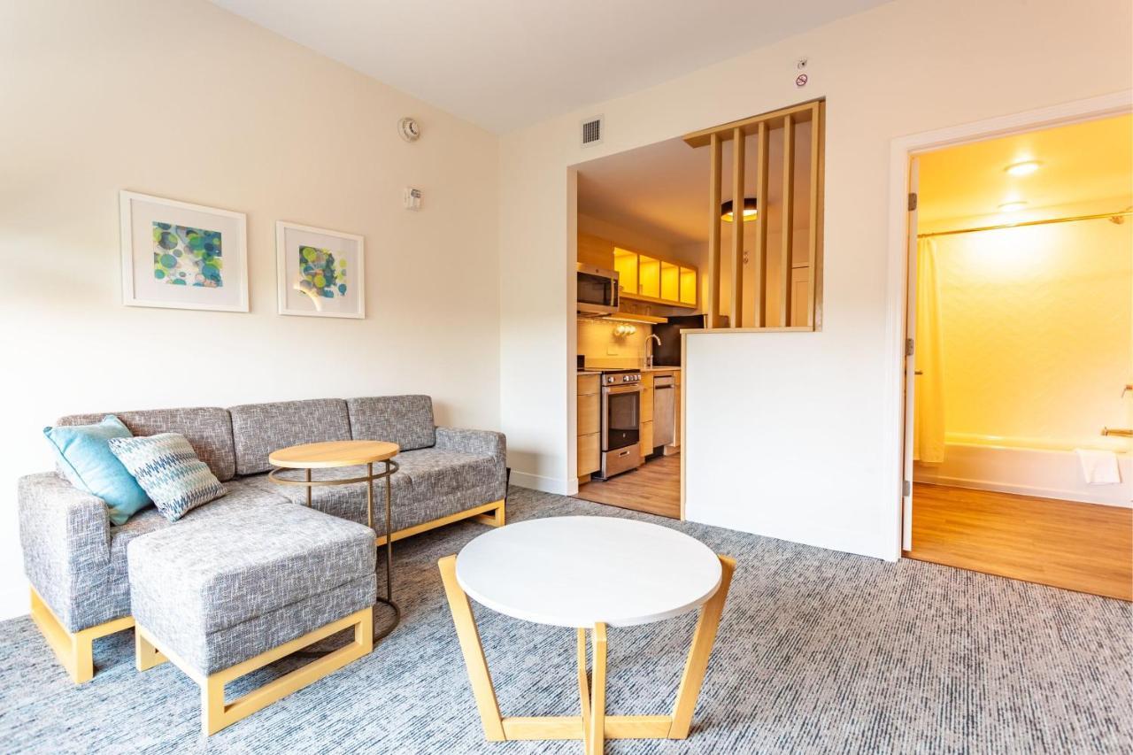 Towneplace Suites By Marriott Raleigh - University Area Bagian luar foto