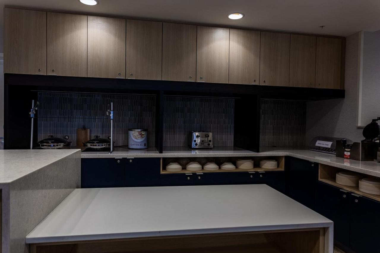 Towneplace Suites By Marriott Raleigh - University Area Bagian luar foto